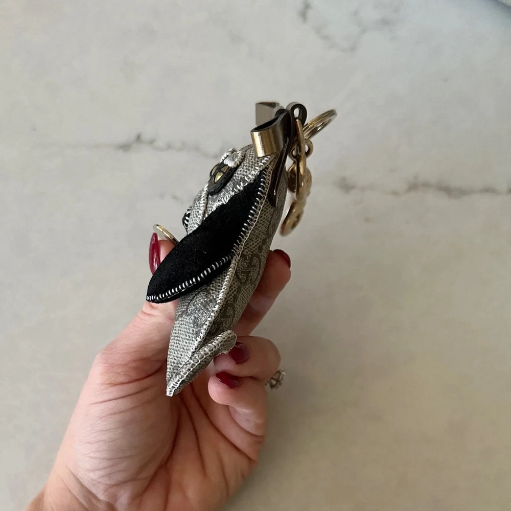 Gucci Guccioli Hound Dog Charm Keychain Collectible - Picture 5 of 6